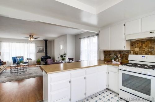 2070 Cable St, San Diego CA 92107-3313 exterior