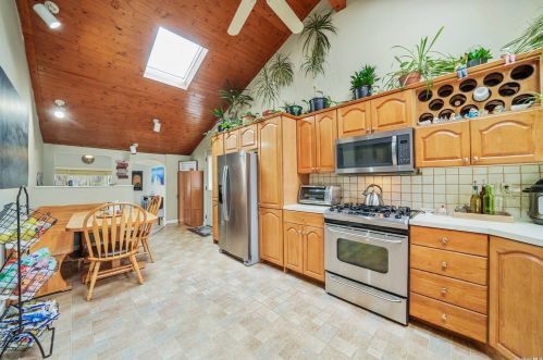 40 Royal Ln, Northport NY  11768-3332 exterior