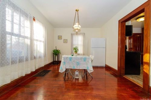 80 Watkins Ave, Middletown NY 10940-4529 exterior