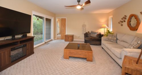 8801 Hart Dr, Waterford WI  53185-1364 exterior