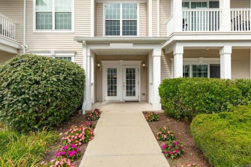 1311 Saratoga Ln, Fishkill, NY 12524-4948