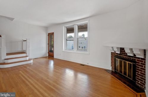 42 Walton Ave, Ardmore PA  19003-2207 exterior