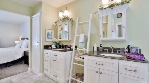 2032 Coolcrest Ave, Upland CA 91784-1242 exterior