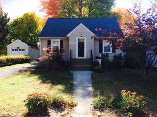 169 Laughlin Rd, Stratford, CT 06614-4321