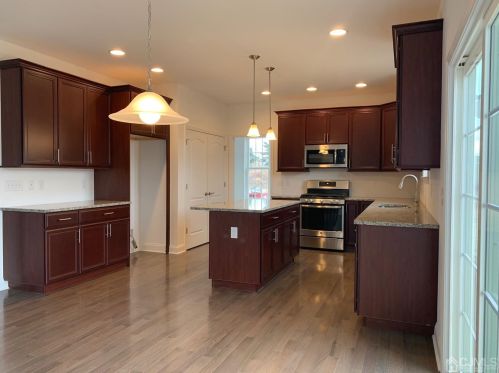 19 May Rd, East Brunswick, NJ 08816-3970