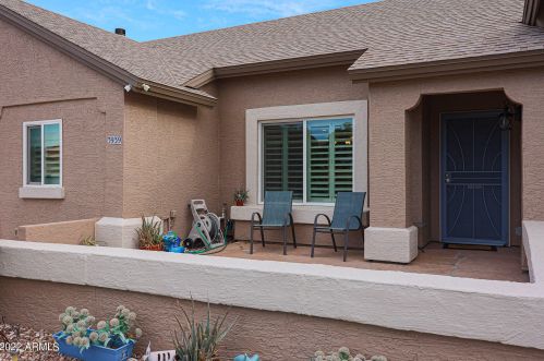 3939 Park View Ln, Glendale, AZ 85310-3246