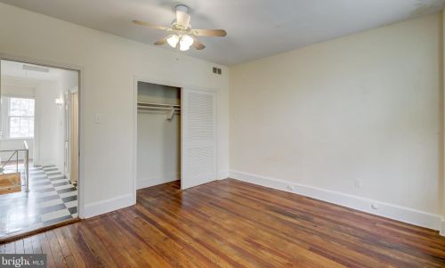 109 7 St, Washington DC  20003-1212 exterior