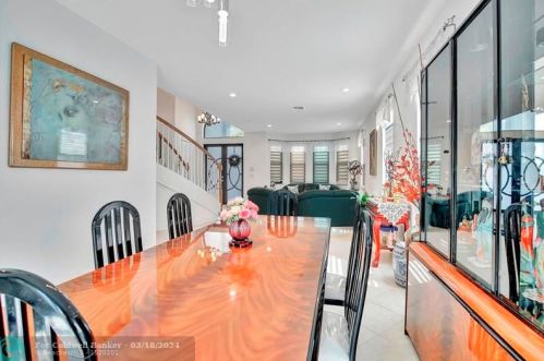 5098 168 Ave, Hollywood FL  33027-4913 exterior