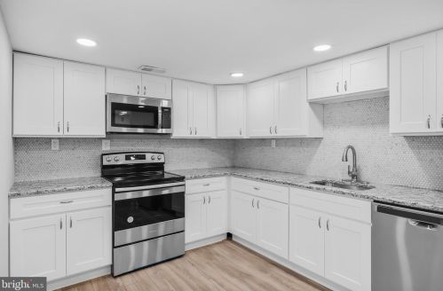 22 Milstone Ct, Erial NJ  08081-2024 exterior