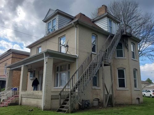 309 Phillips St, New Castle PA  16101-4772 exterior