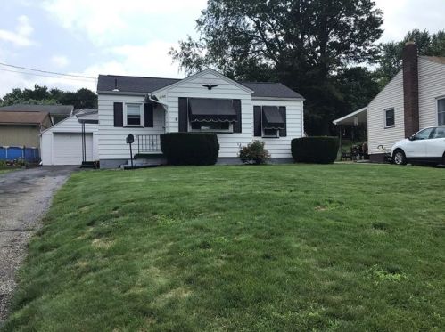 1152 Harry Ave, Hermitage, PA 16146-3538