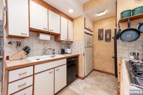 131 Schley St, Outwater NJ  07026-2337 exterior