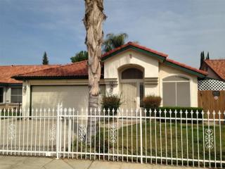 2244 Antioch Ave, Fresno CA  93722-7311 exterior