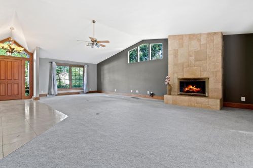 1083 Laurel Ct, Watertown, WI 53098-3209