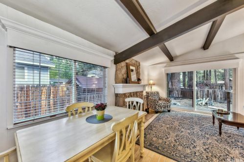 2902 Oakland Ave, South Lake Tahoe CA  96150-7843 exterior