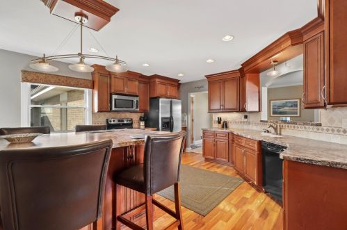 7420 Crawford Ave, Milwaukee WI  53220-1732 exterior