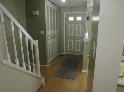 323 Timber Trl, Imperial, PA 15126-9693