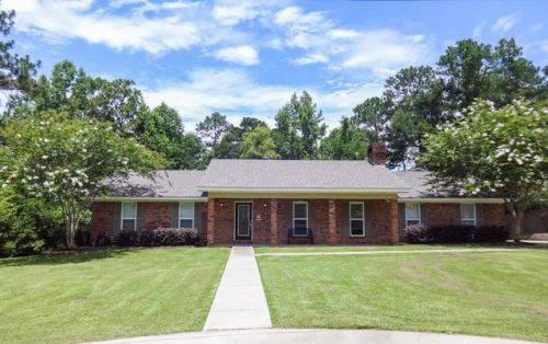 1002 Southeast Cir, Hattiesburg, MS 39402-2123