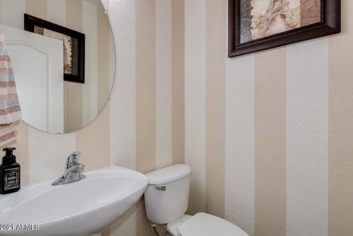 1412 Dunbar Dr, Phoenix AZ 85041-6113 exterior