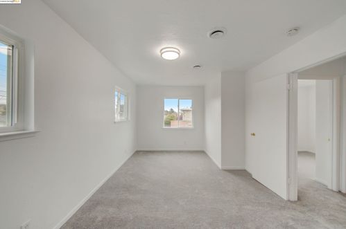 1136 92 Ave, Oakland CA 94603-1358 exterior