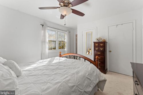 16309 Poplar Hill Rd, Haymarket VA  20169-2101 exterior