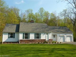 9386 Wilson Mills Rd, Chesterland, OH 44026-1627