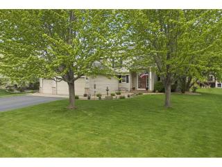 10580 Glen Eagle Rd, Saint Paul, MN 55129-4216