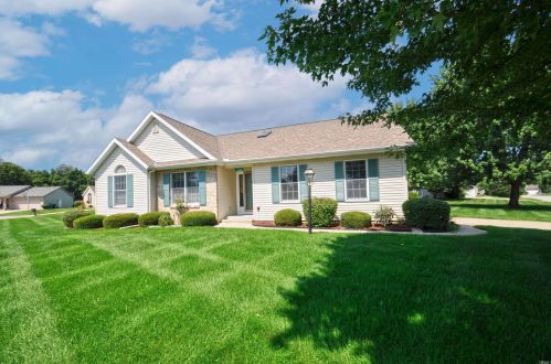 14391 Meadows Ct, Mishawaka, IN 46545-1868