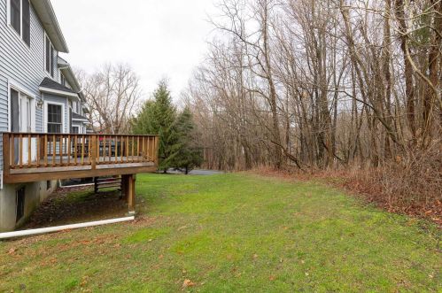 17 Windsor Ct, Poughkeepsie NY  12601-1116 exterior