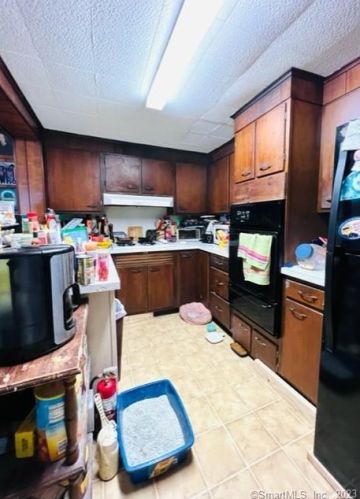 131 Cleveland Ave, Bridgeport CT 06606-5289 exterior