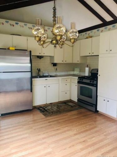 6 Budd St, Waterbury, CT 06705-3044