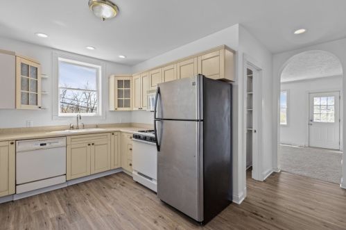 711 Bluff St, Bridgeville PA  15017-2431 exterior