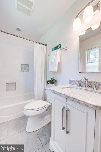 328 River Bend Rd, Great Falls VA  22066-4140 exterior