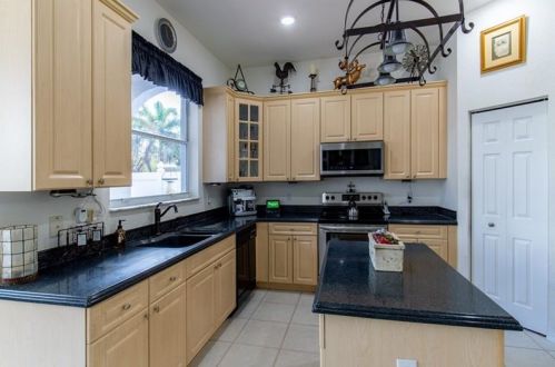 7662 19 St, Hollywood FL 33024-3633 exterior