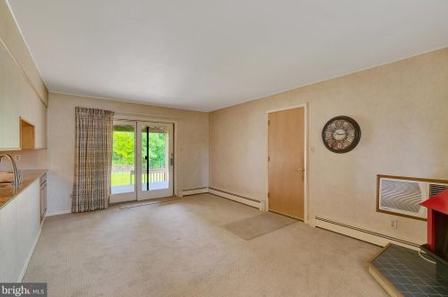 2136 Old Skippack Rd, Harleysville PA  19438-1367 exterior