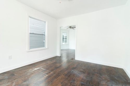 125 Denver Ave, Bridgeport CT  06605-1903 exterior