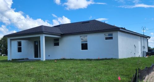 3307 12th St, Lehigh Acres, FL 33976-2907