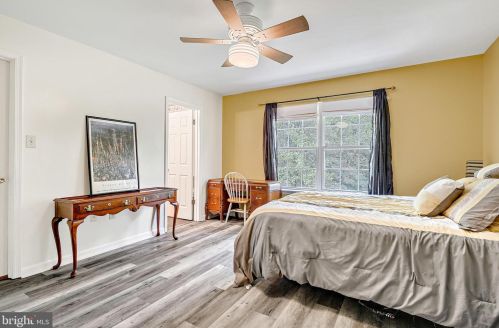 1528 Macintosh Way, Hummelstown PA  17036-8727 exterior