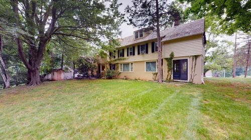 541 Lincoln St, New Britain CT 06052-1802 exterior