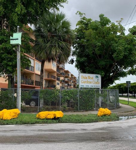 1990 56th St, Hialeah FL  33012-6904 exterior
