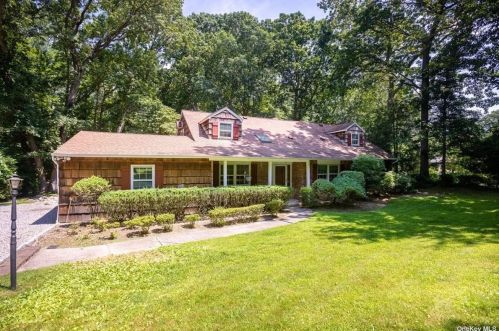 17 Bob O Link Ln, Northport, NY 11768-3304