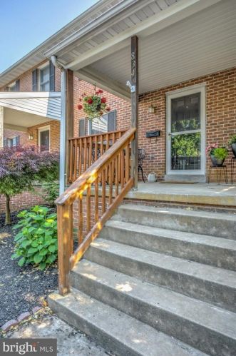 834 Ocean Ave, Lancaster PA  17603-5068 exterior