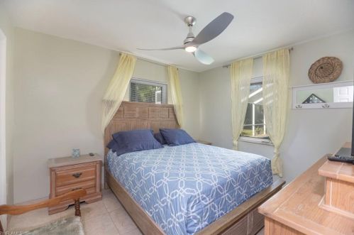 6100 Green Blvd, Naples FL  34116-4824 exterior