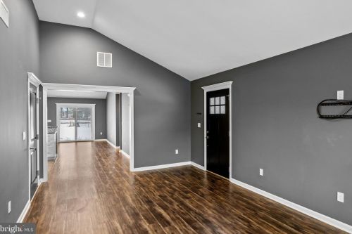 133 Somerset Dr, Willingboro NJ  08046-1435 exterior