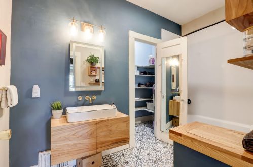 1604 60th St, Milwaukee WI  53214-5131 exterior