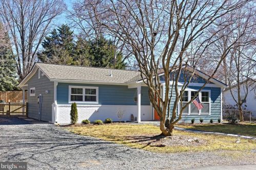 209 Sycamore St, Middleburg, VA 20117-2618