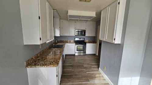 7229 Sutherland Way, Elk Grove CA  95758-4415 exterior