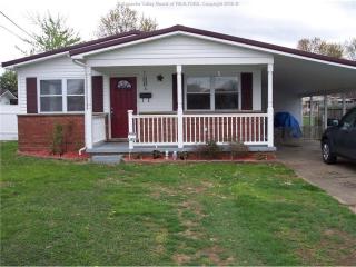 52 Kapok St, Nitro, WV 25143-2214