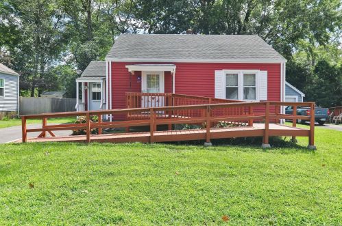 109 Oxford Dr, Hartford, CT 06118-2626