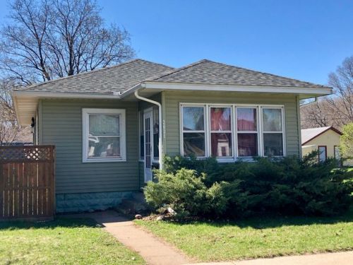 2031 Charles St, La Crosse, WI 54603-2018